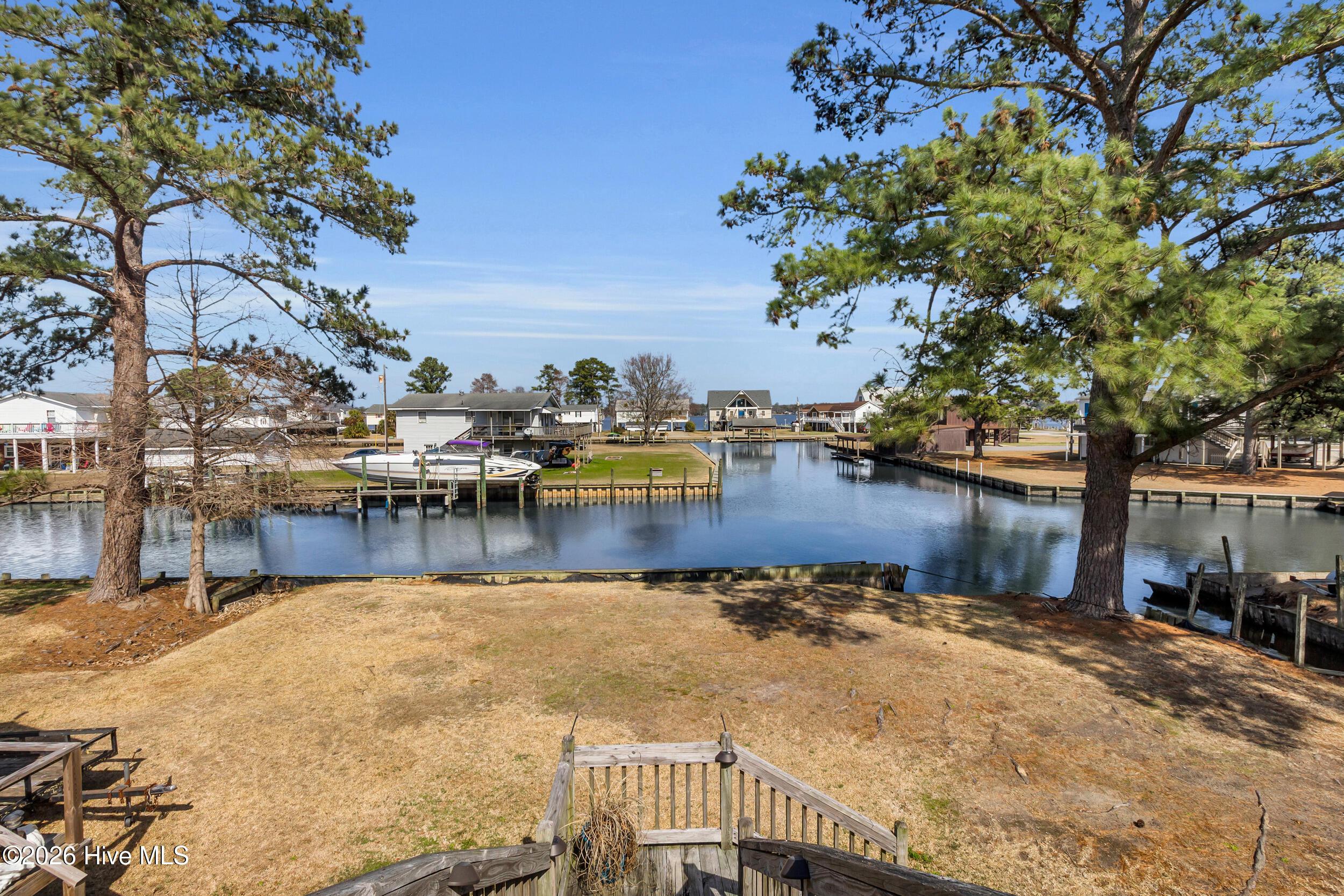 Image 4: 211 D Drive, Chocowinity, NC 27817