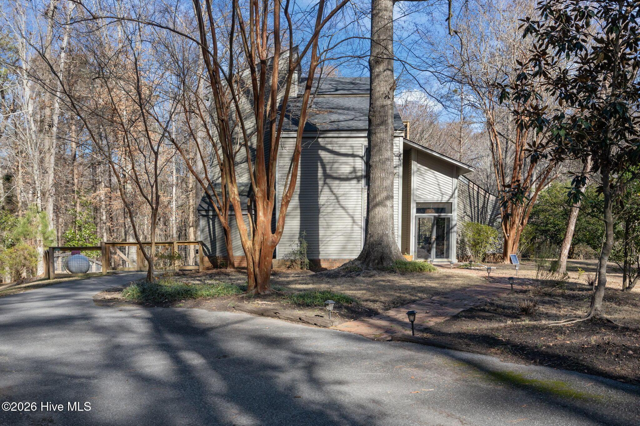 Image 3: 12-web-or-mls-BLS_0008