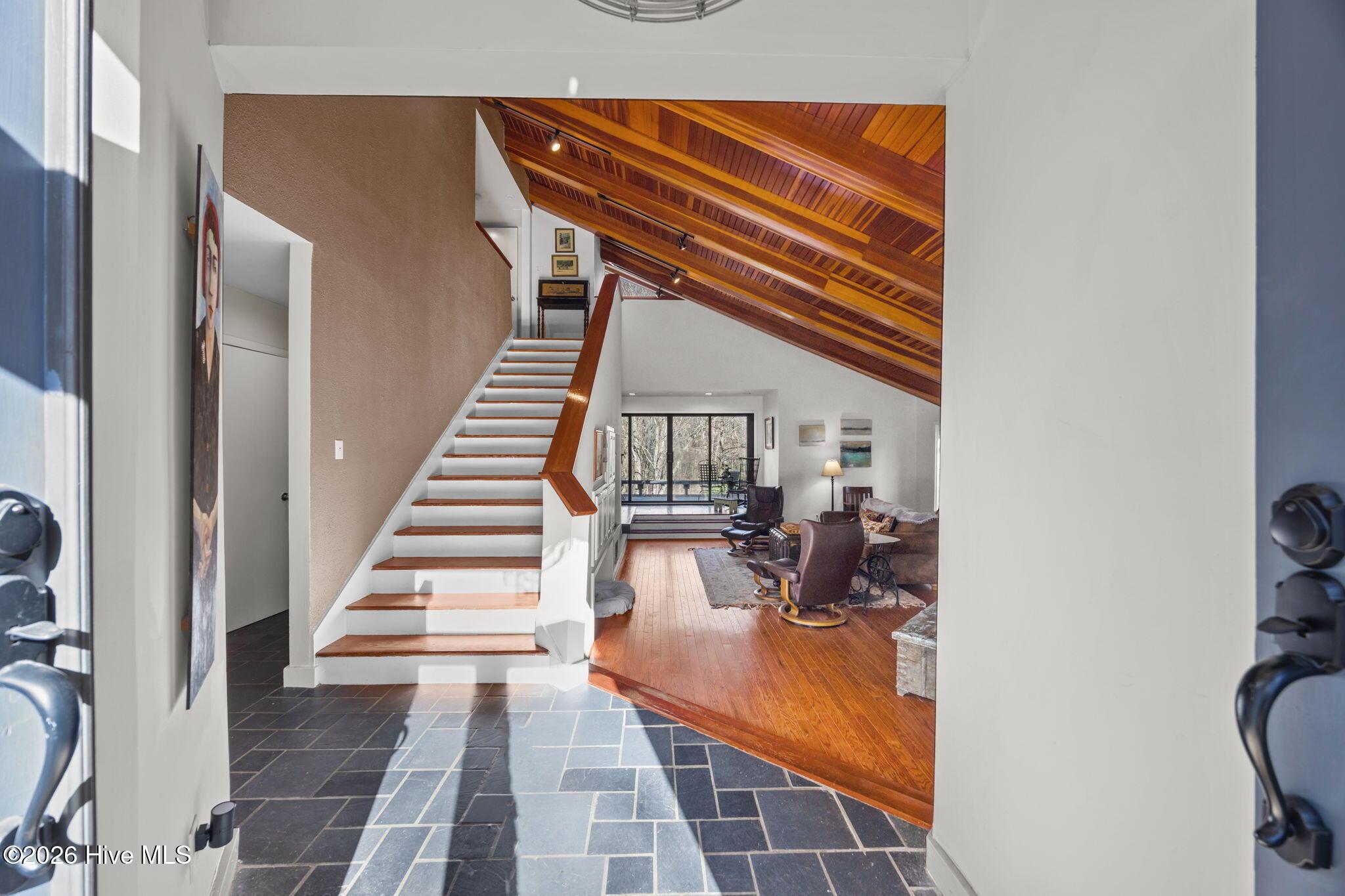 Image 4: 6-web-or-mls-BLS_0003 (1)