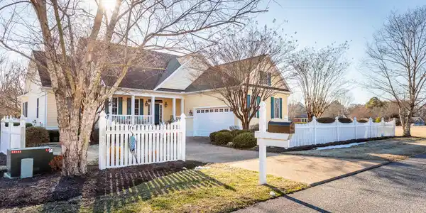 314 Randolph Loop S