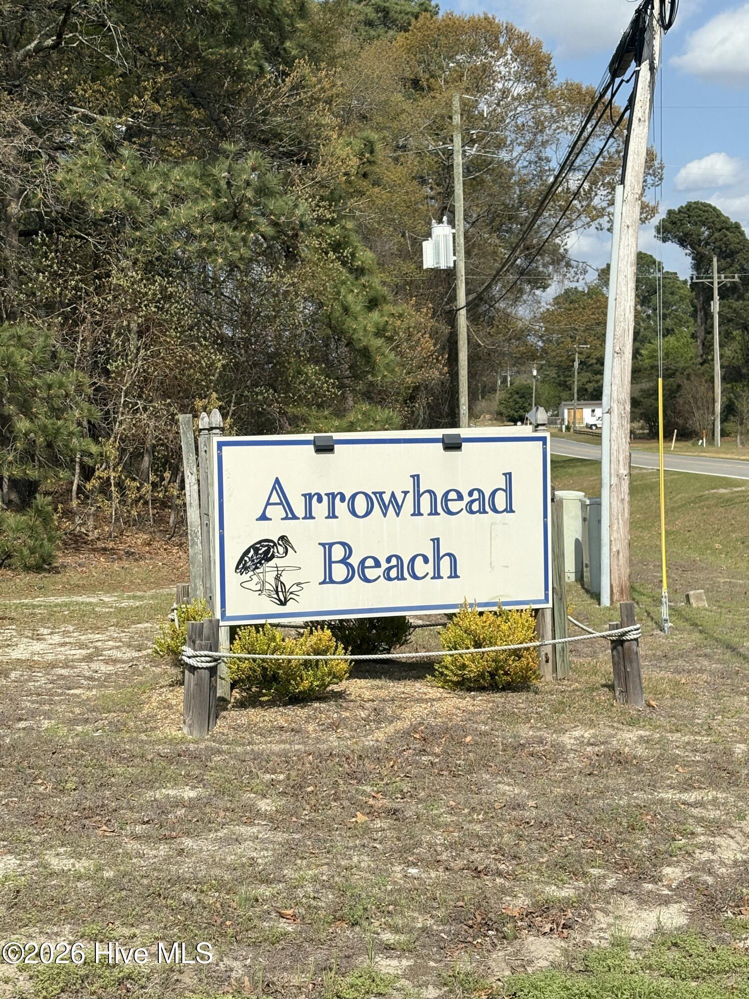 Image 4: Arrowhead Beach Entrance