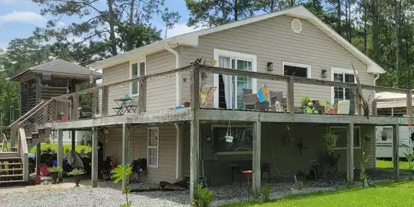 174 S River Drive