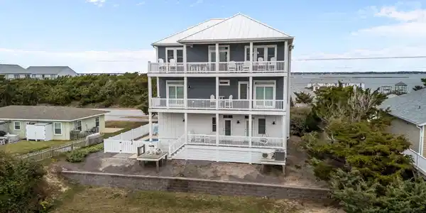 Image 3: 6-web-or-mls-DJI_20251204154703_0771_D