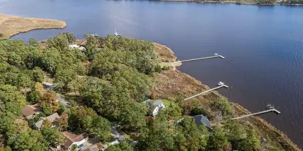 1020 Harbour Pointe Drive