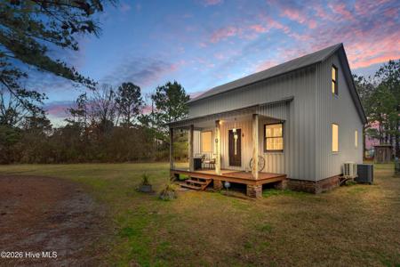 687 Alligator Creek Road
