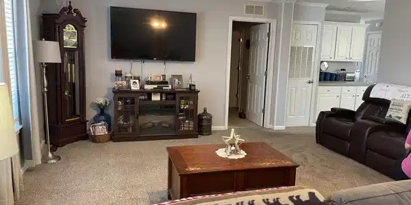 Image 4: family room
