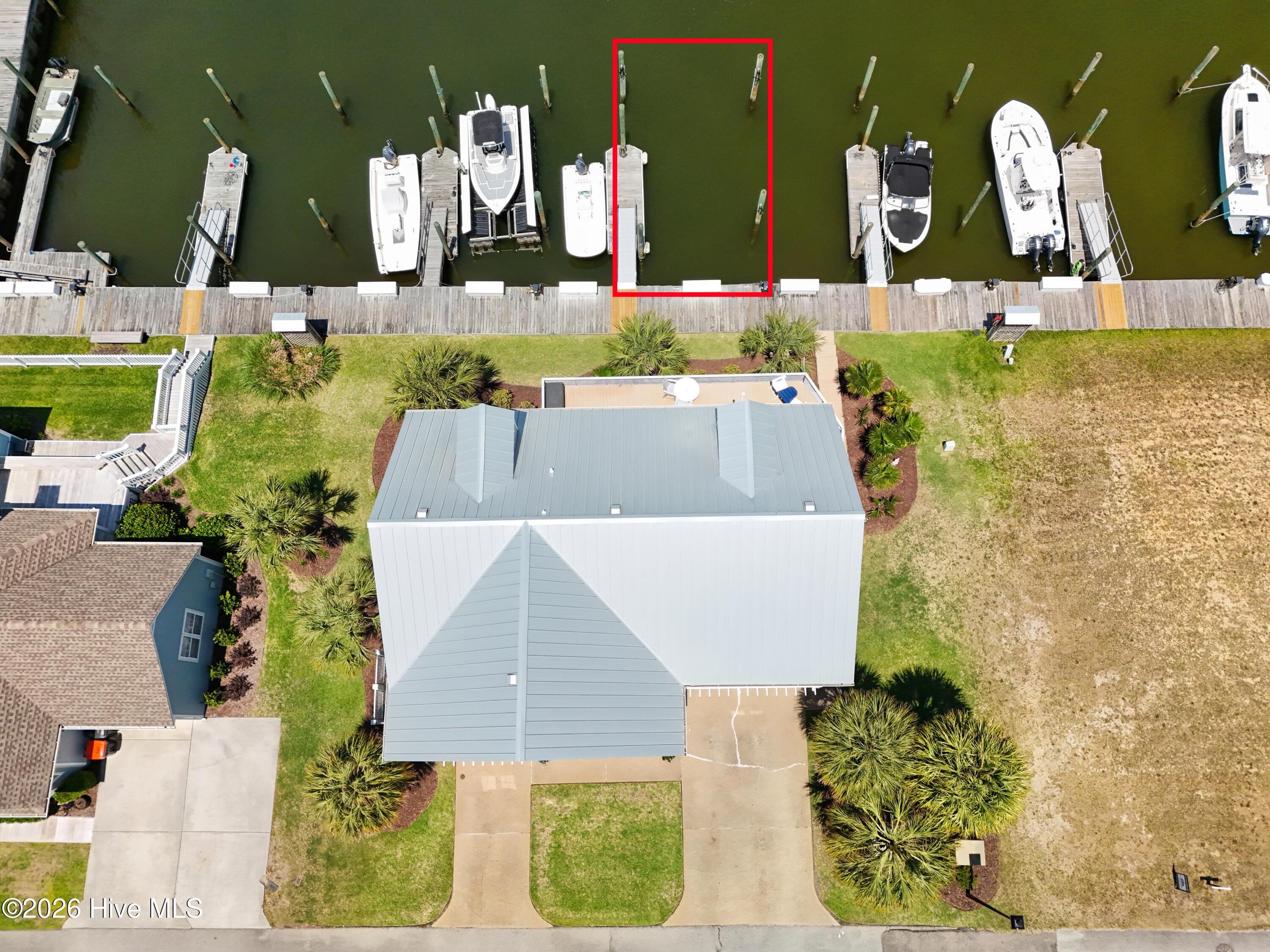 Image 3: Marked Boat Slip