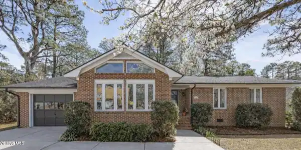 1206 Crows Nest Court