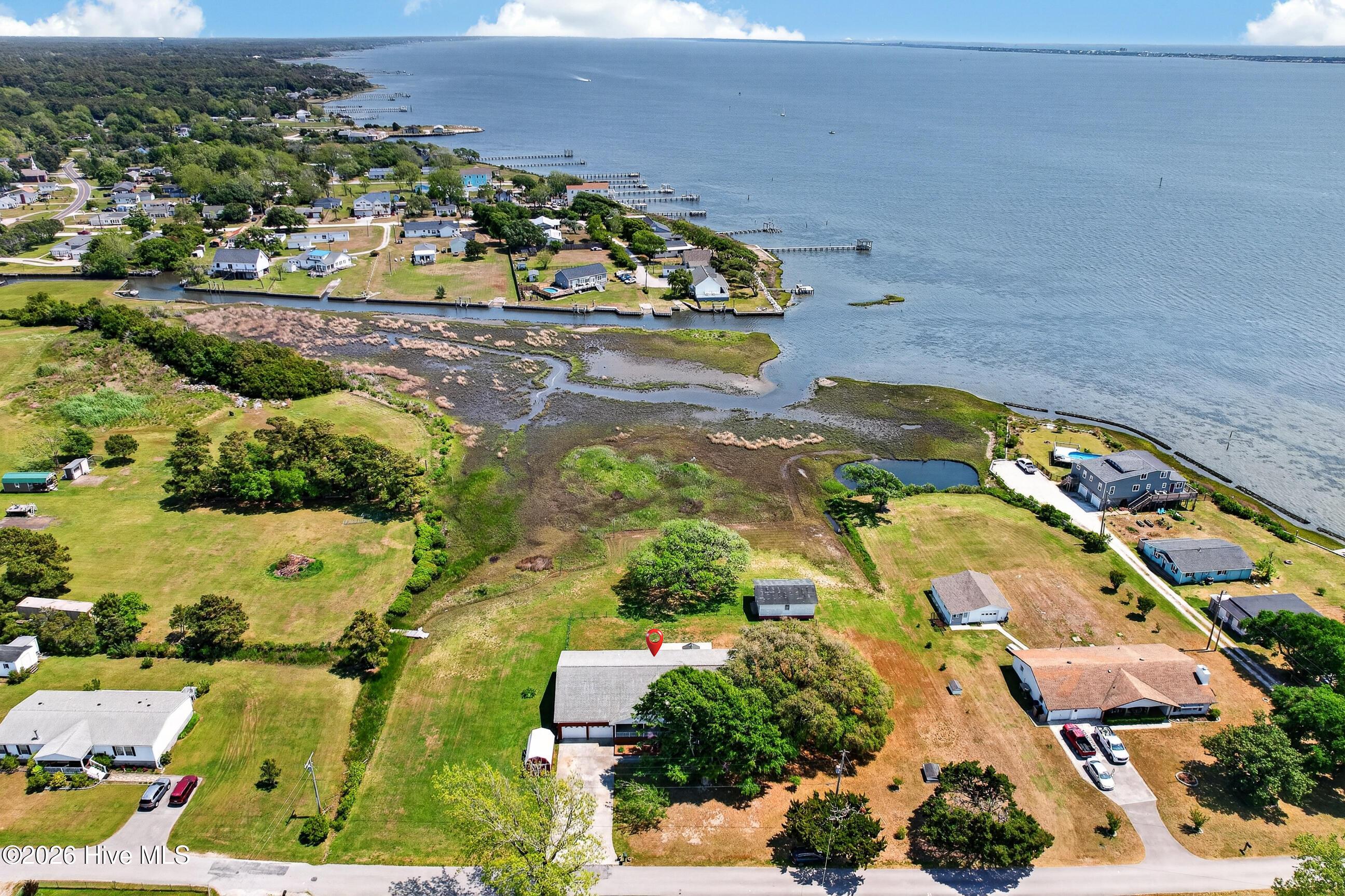 Image 1: sq footage<acreage and on the icw
