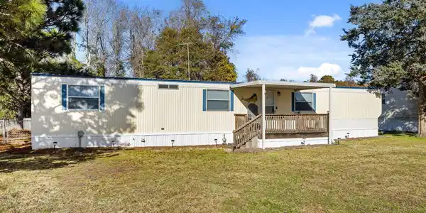105 Ronnie Road