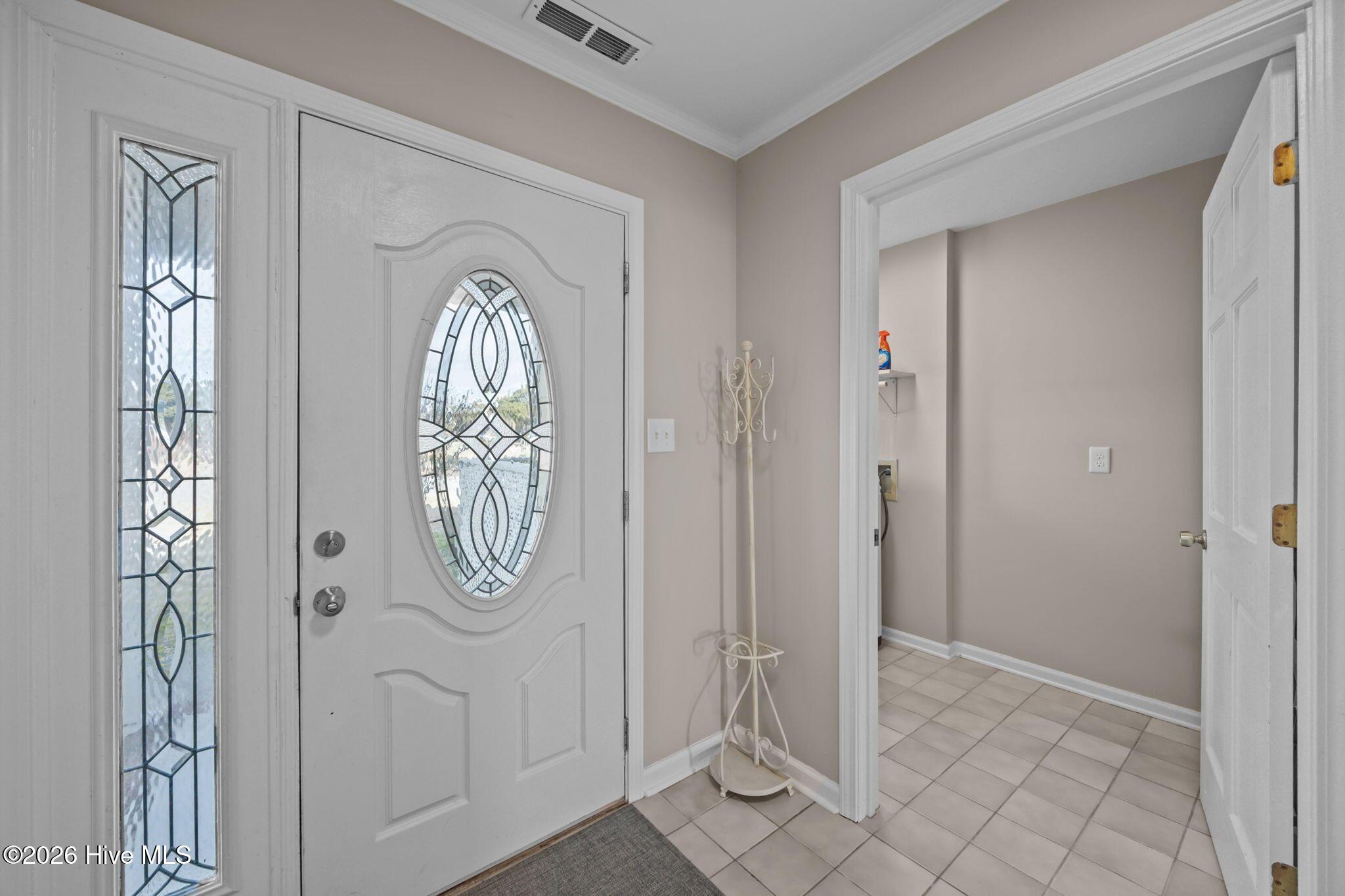 Image 3: 8-web-or-mls-305 E Bay Dr. 6