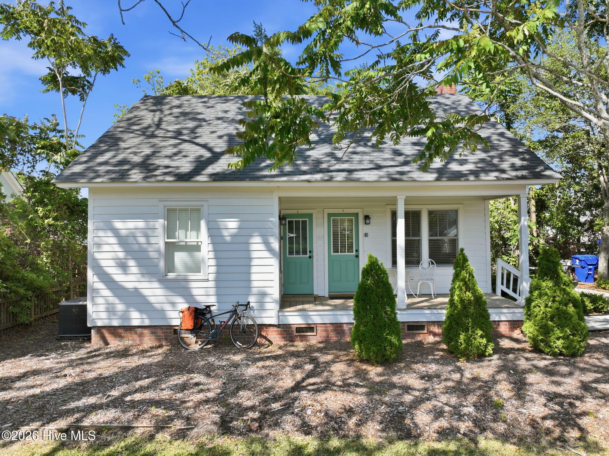 Image 3: Renovated Cottage