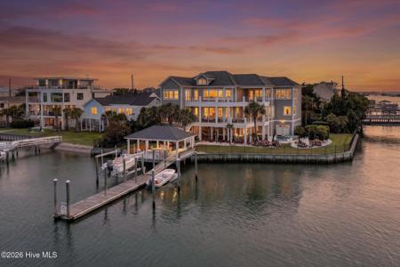 24 W Salisbury Street
