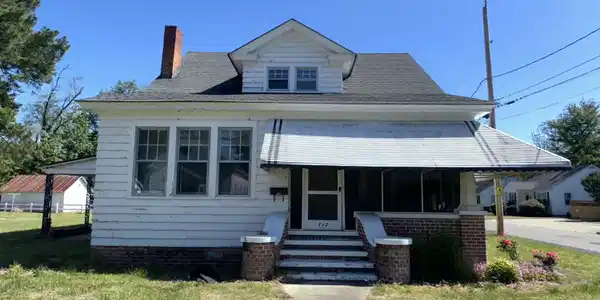 712 W Grubb Street