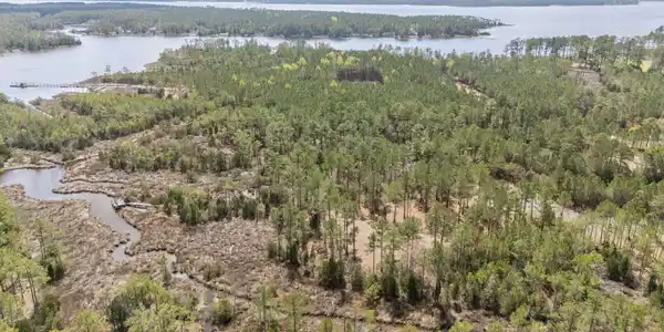 Image 4: 7-web-or-mls-DJI_20260331123326_0140_D