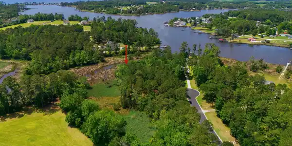 960 Southern Plantation Drive N