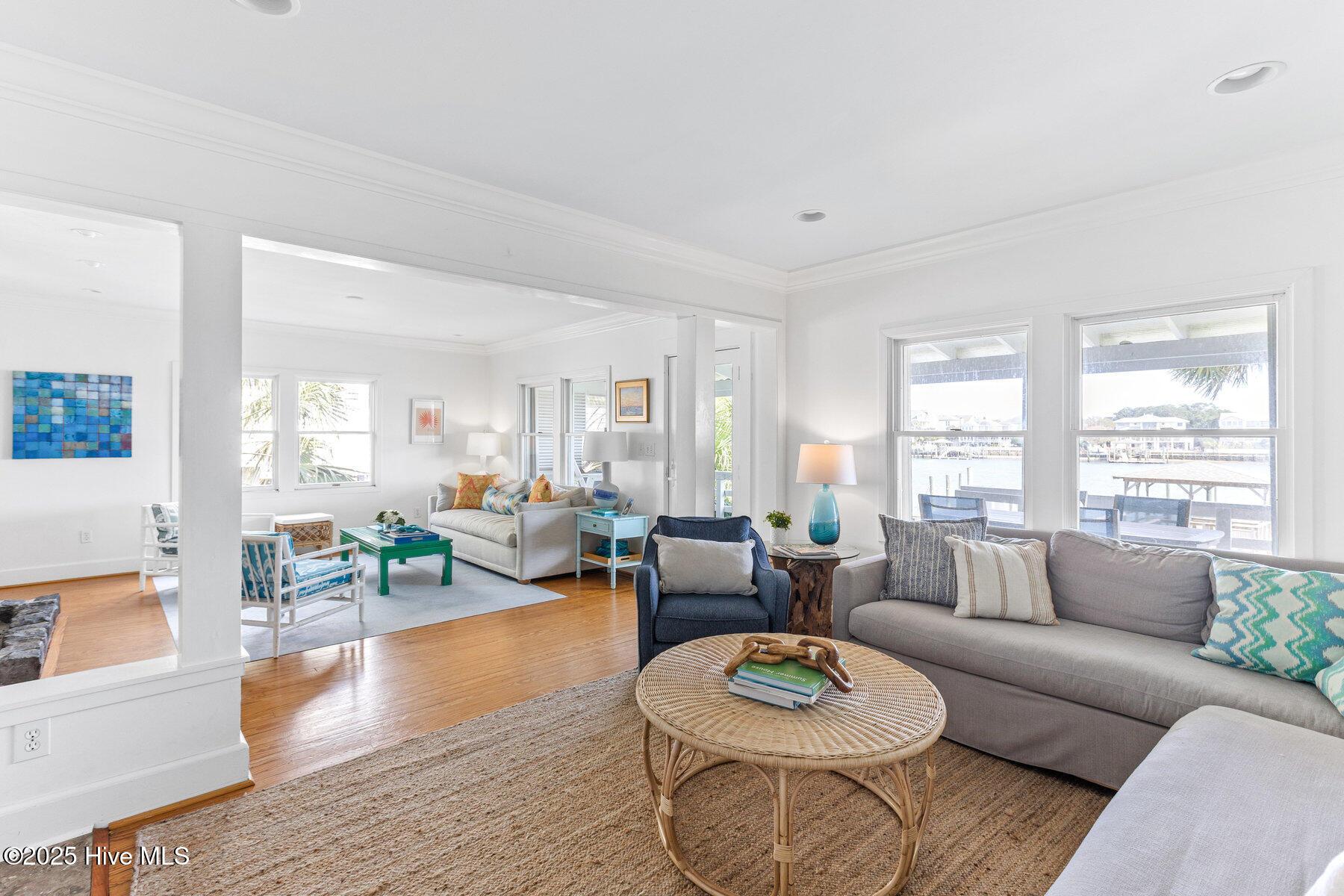 Image 4: 612_north_channel_-04_296