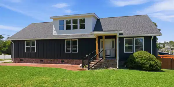 201 Mansfield Parkway