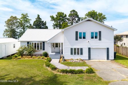 82 Cypress Shores Road W