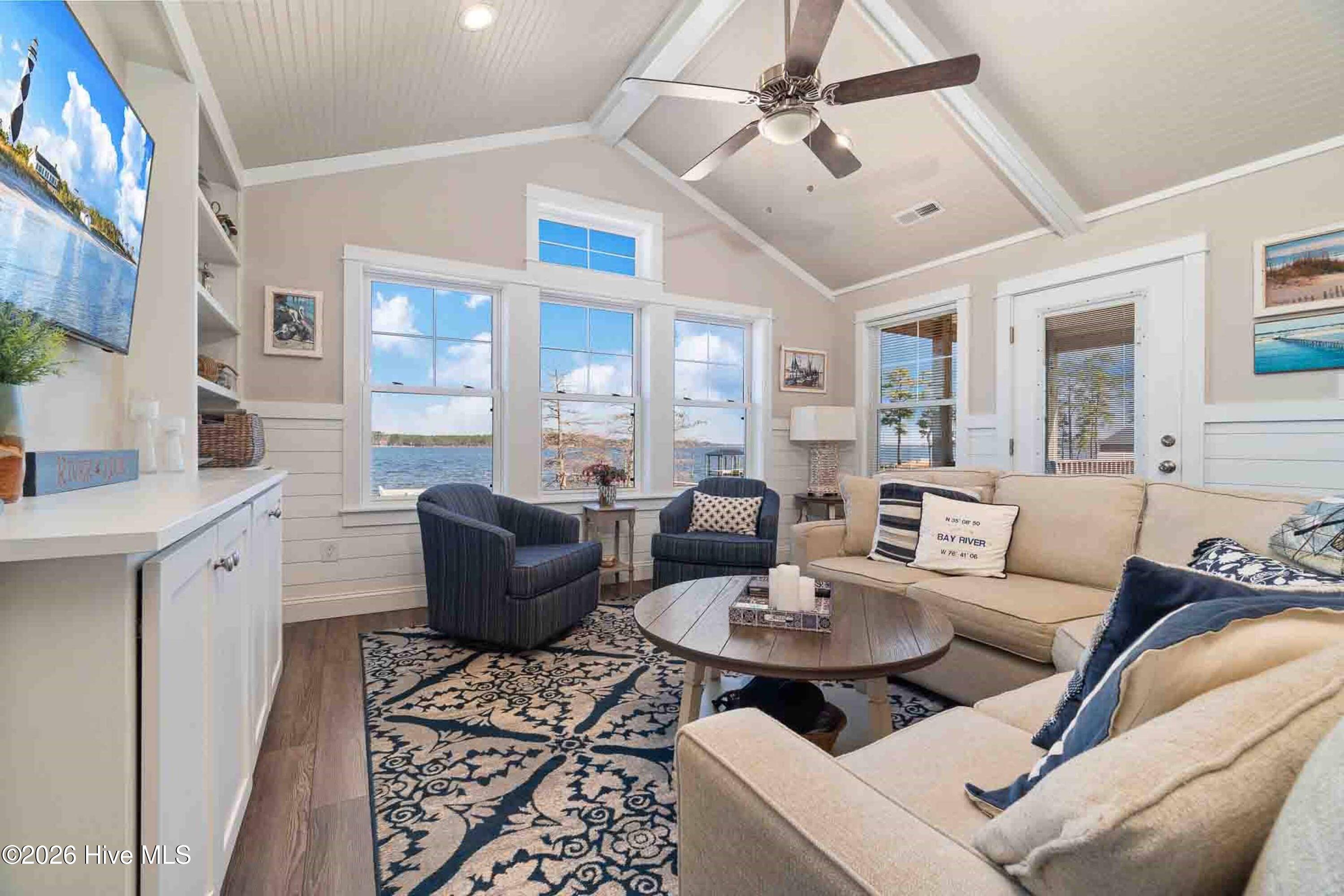 Image 2: 002_Living Room