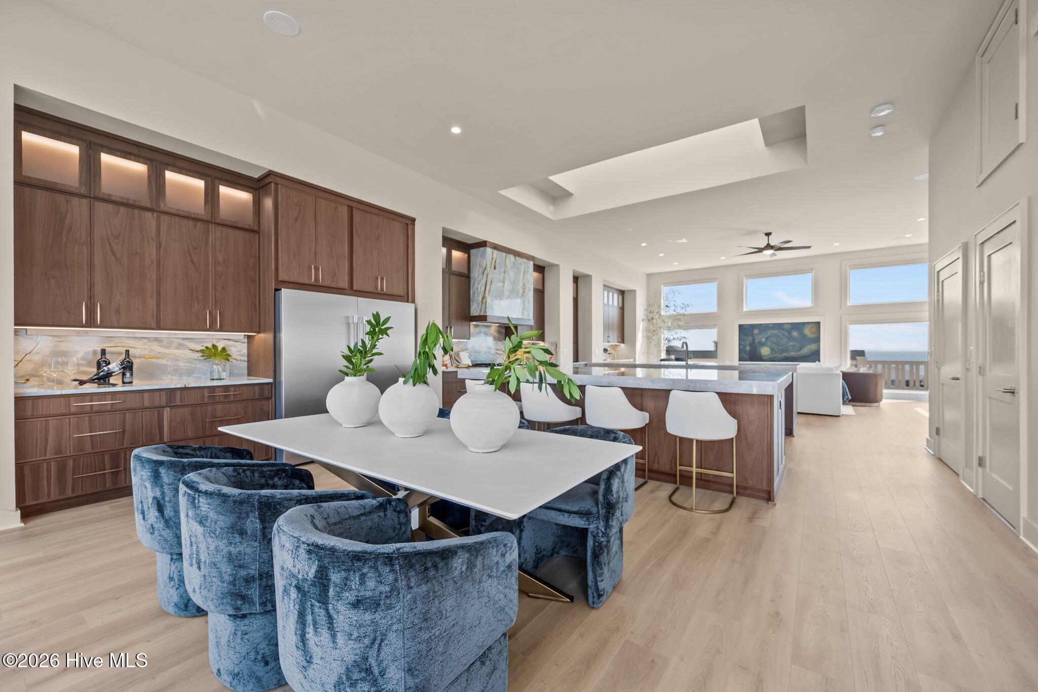 Image 4: 90-web-or-mls-_RAD8881