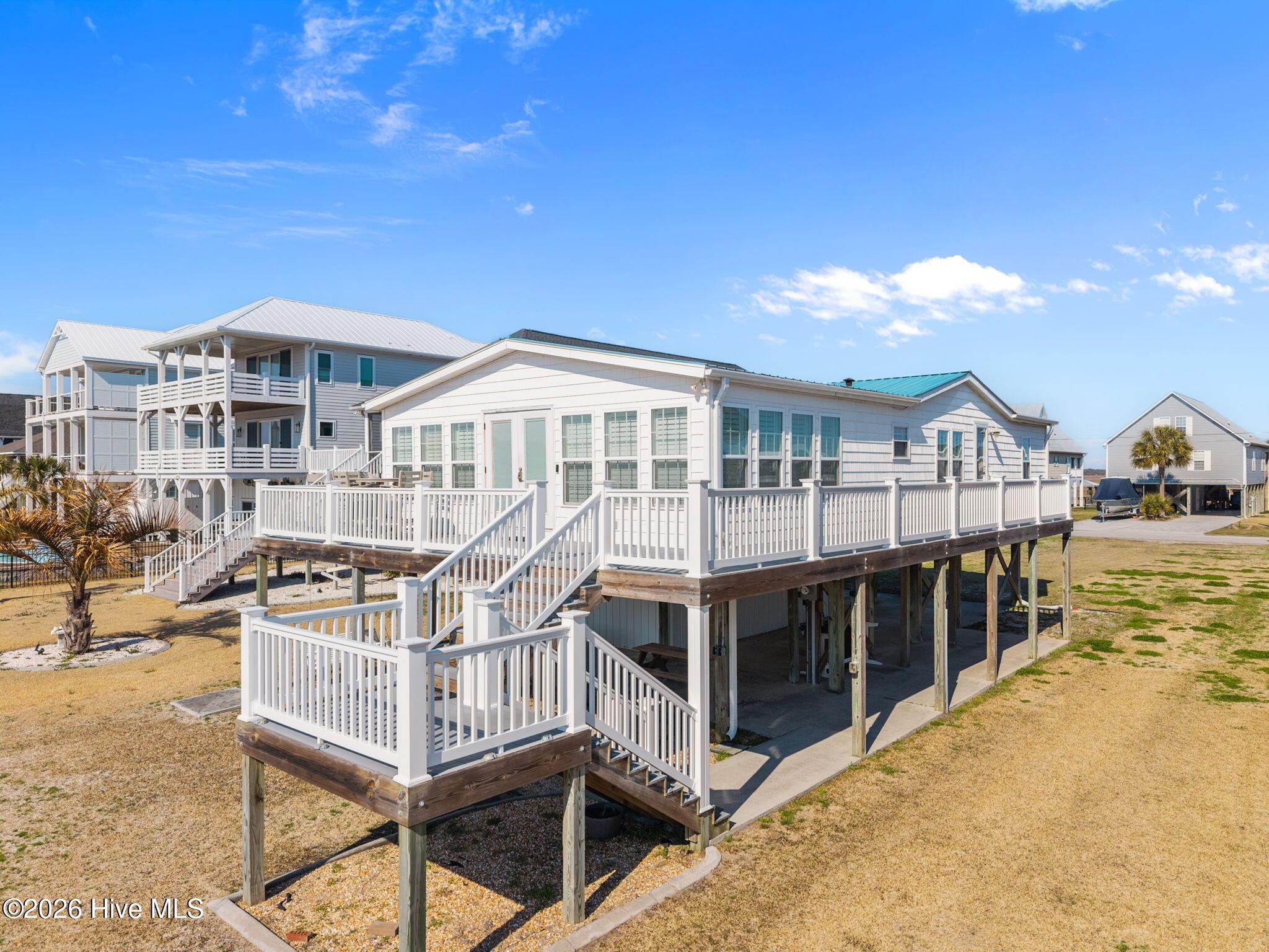 Image 1: 34-web-or-mls-9055 9th St. 94