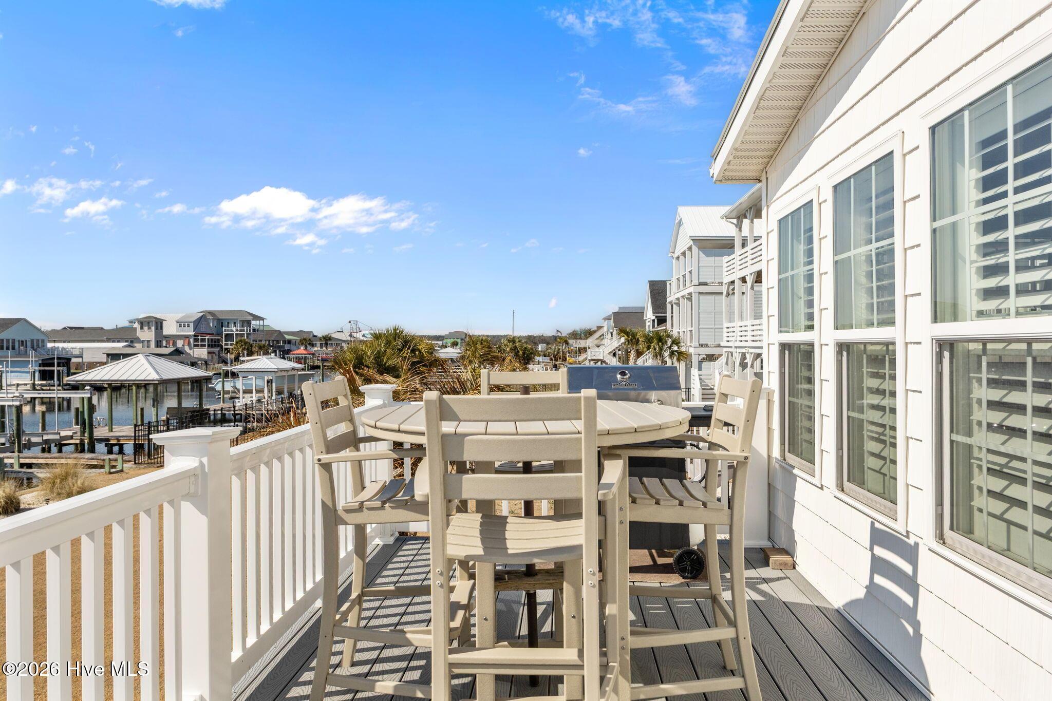 Image 3: 45-web-or-mls-9055 9th St. 105