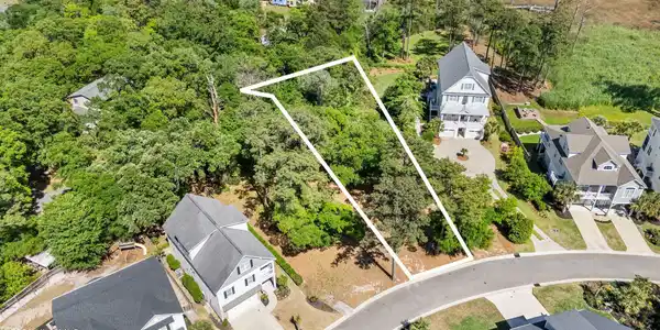 Image 2: Drone with Approx Lot Lines (3)