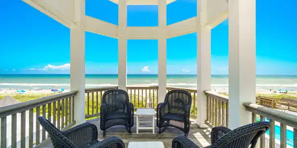 Image 3: Porches w/ expansive ocean views