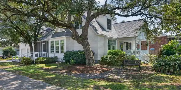 418 Sellers Street