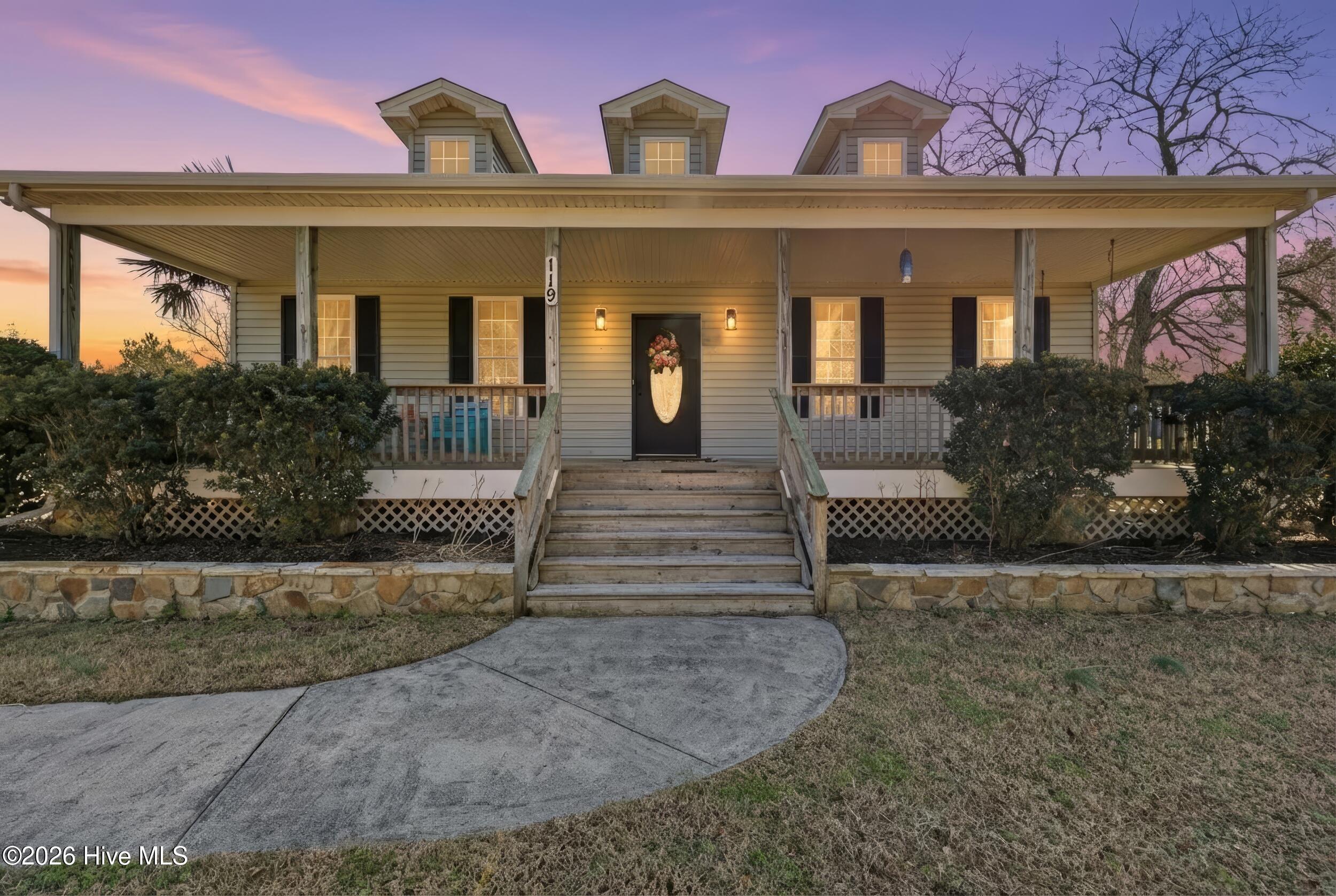 Image 3: 1_002__39a0607_twilight_af131e71-a879-4f