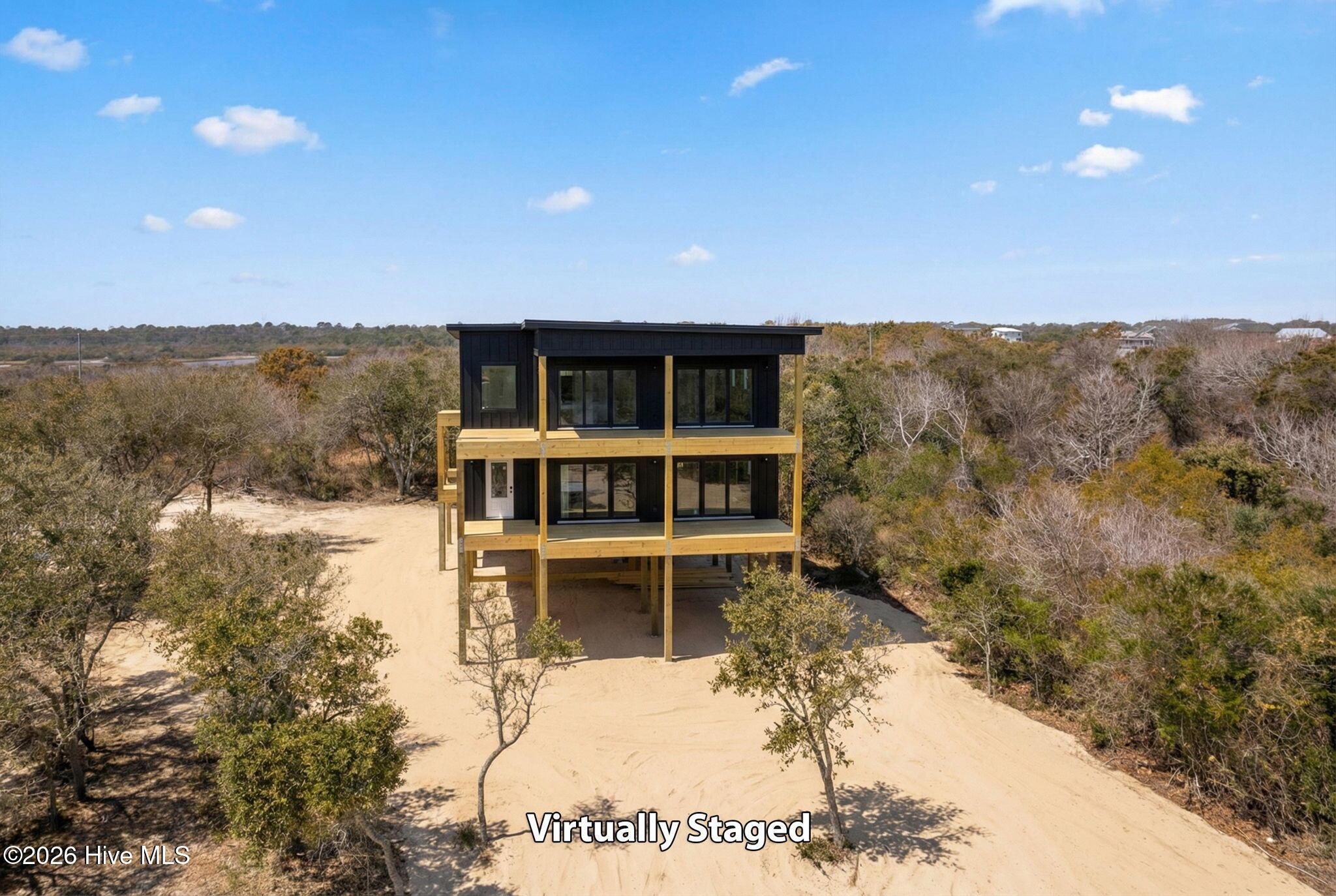 Image 3: 5-web-or-mls-2088-Sandpiper-Front-Exteri