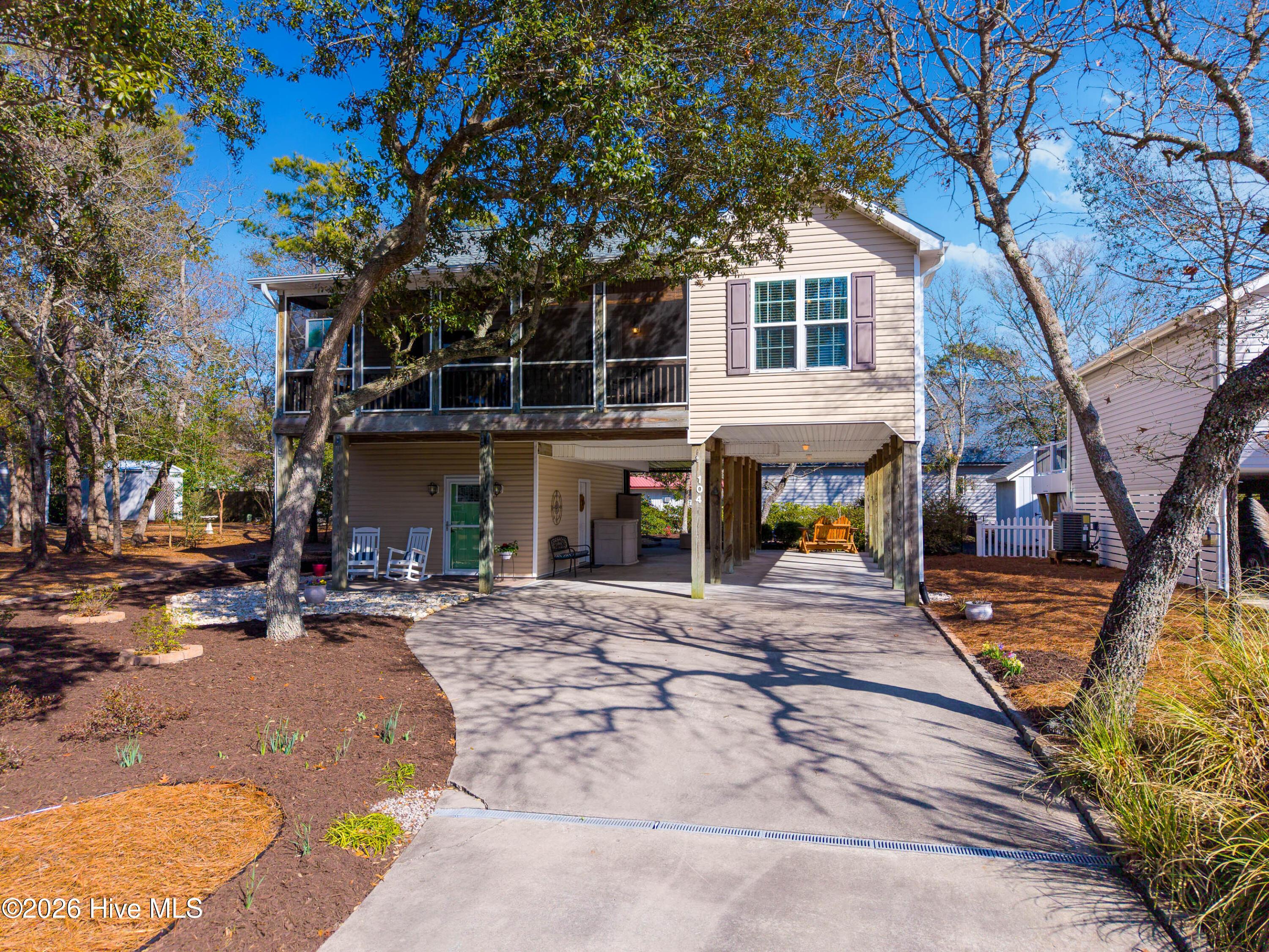 Image 2: 104 NE 21st St