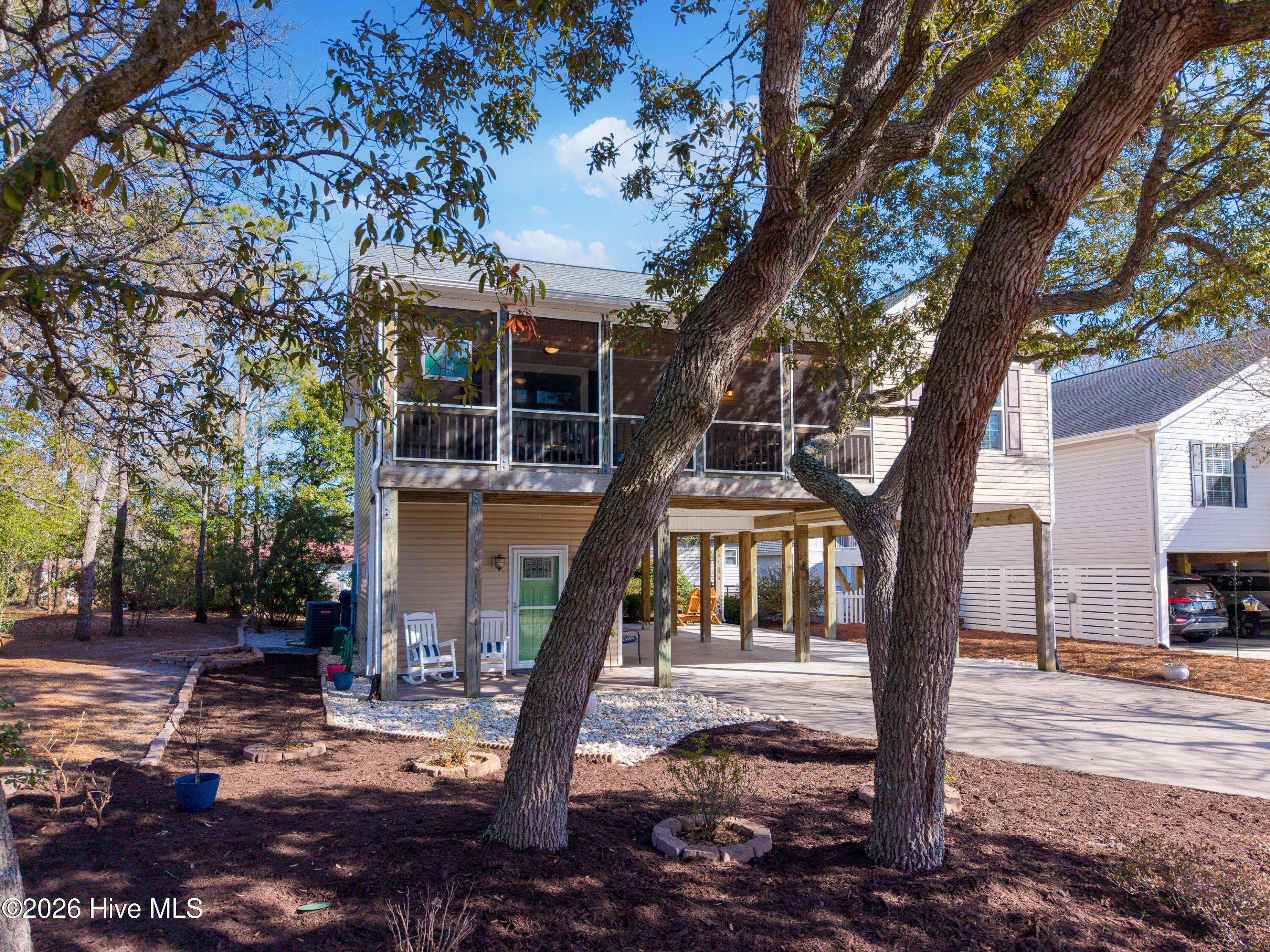 Image 4: 104 NE 21st St MLS-5
