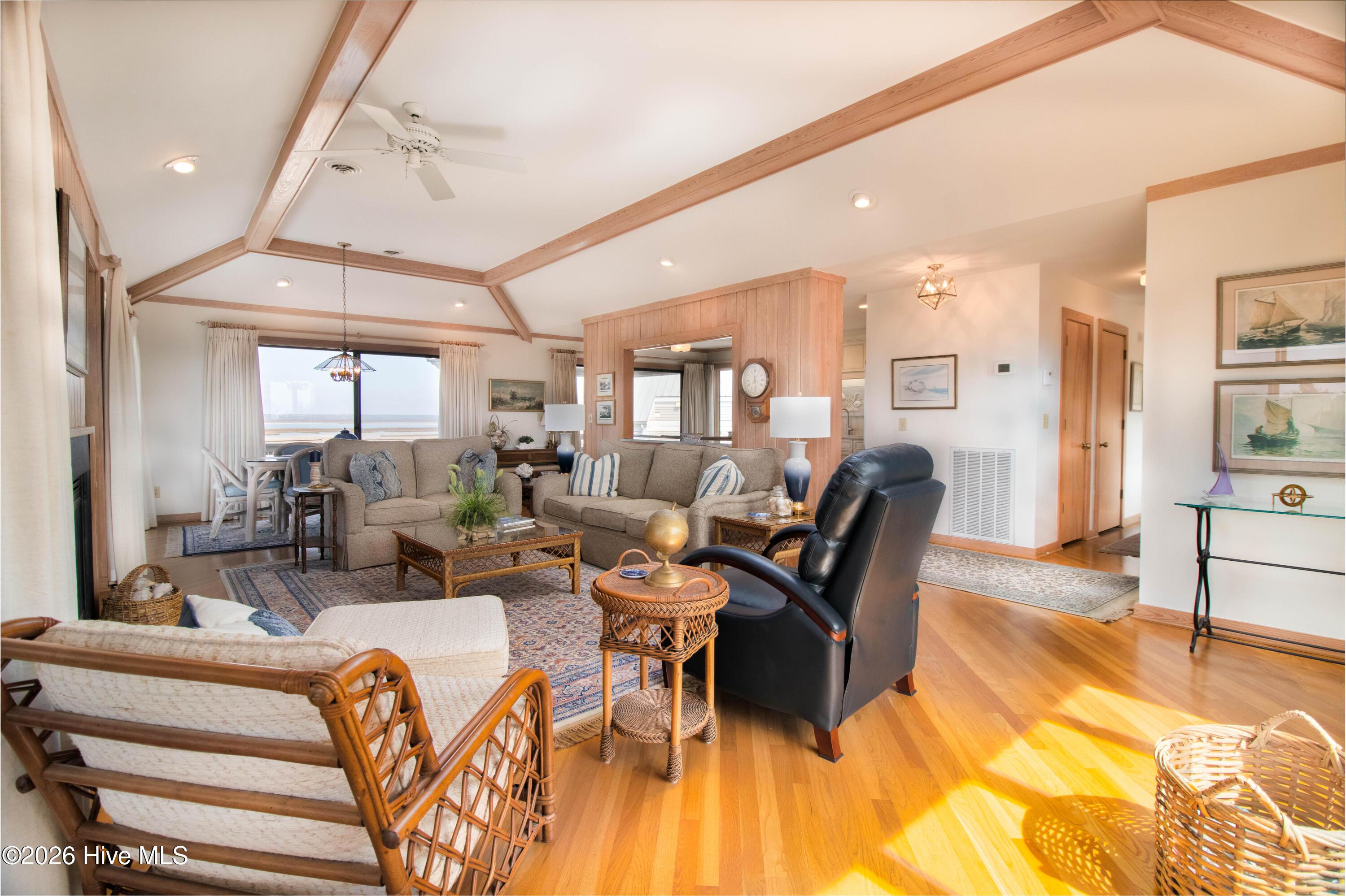 Image 4: IMG_7399-Edit