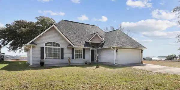 1630 Village Point Road SW