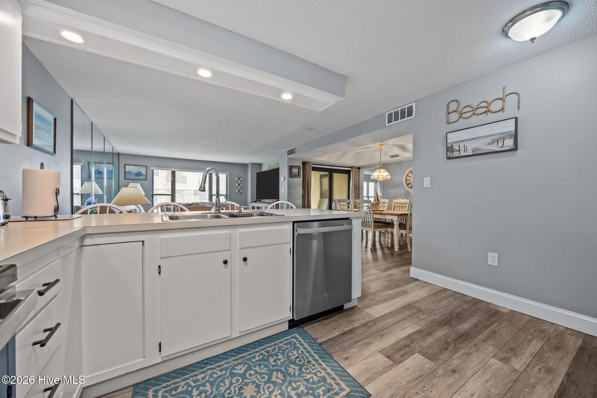 Image 3: 17-web-or-mls-IMG_3512