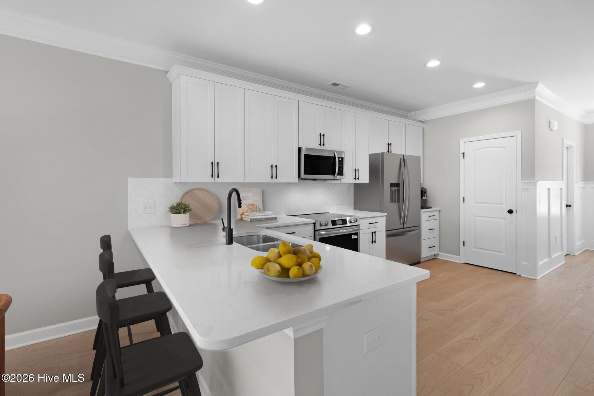 Image 3: Kitchen