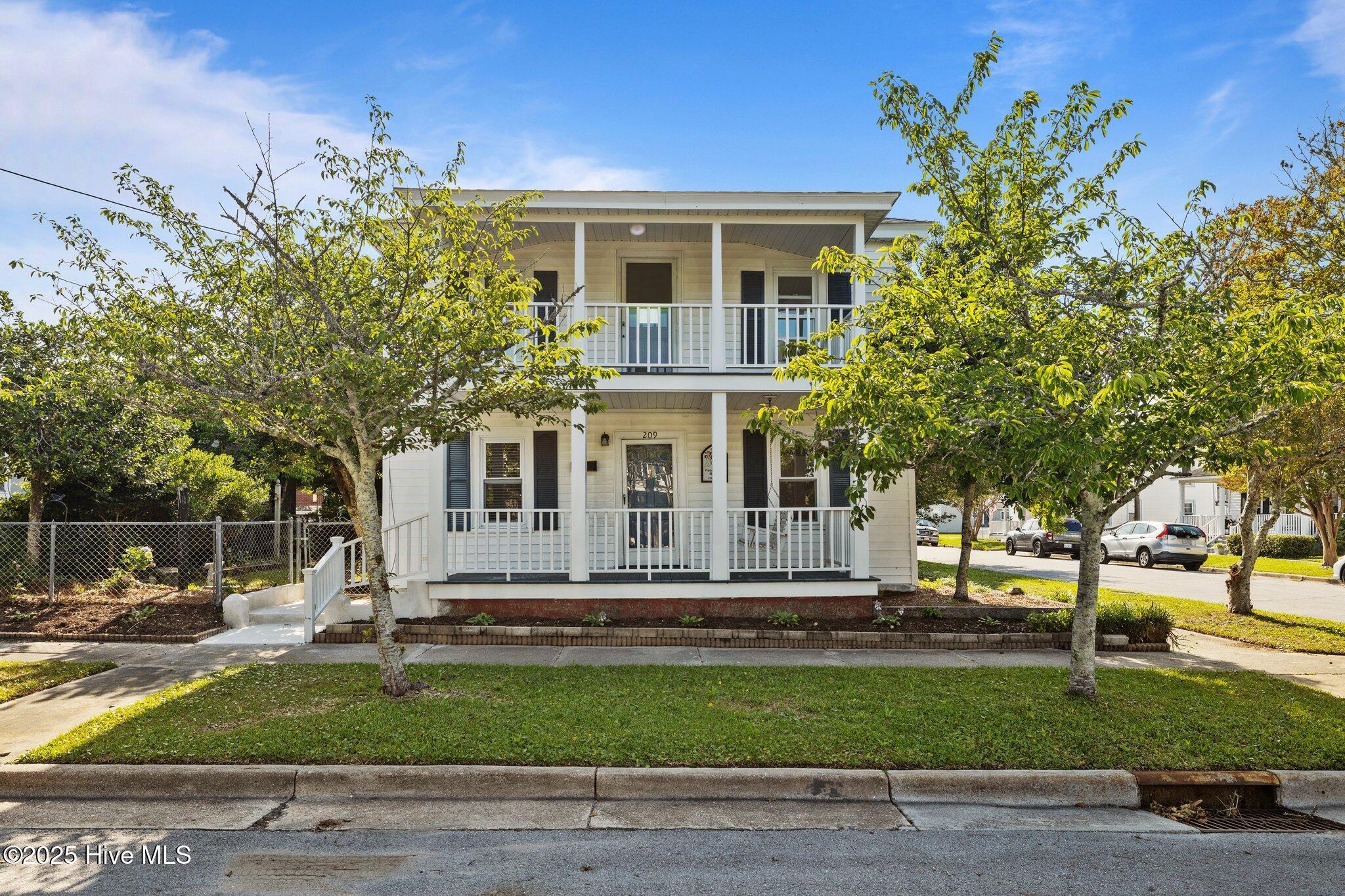 Image 1: 209 N 8th St