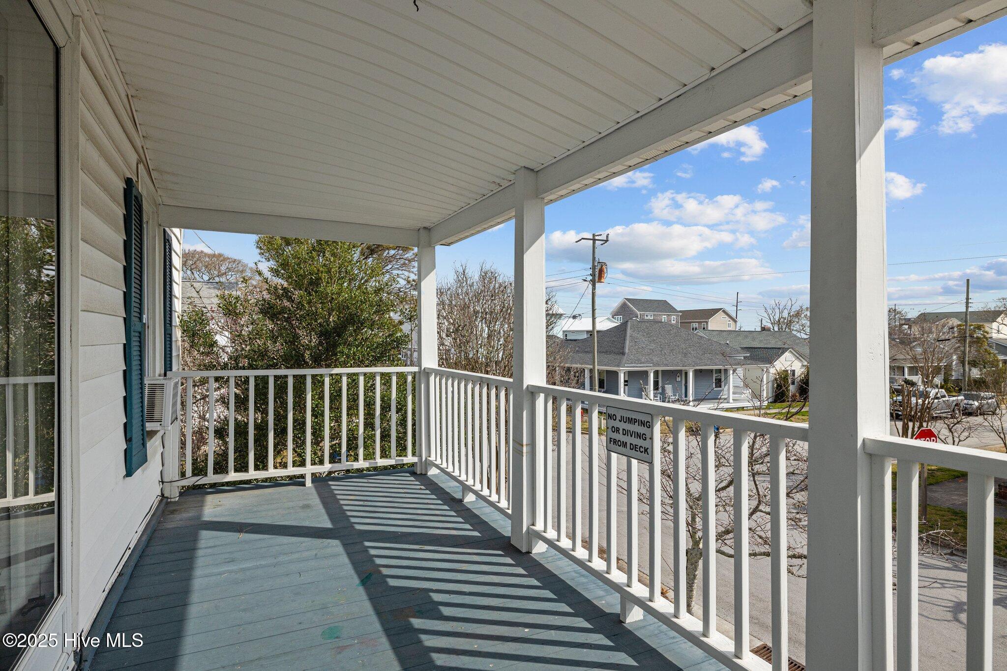 Image 2: 209 N 8th St