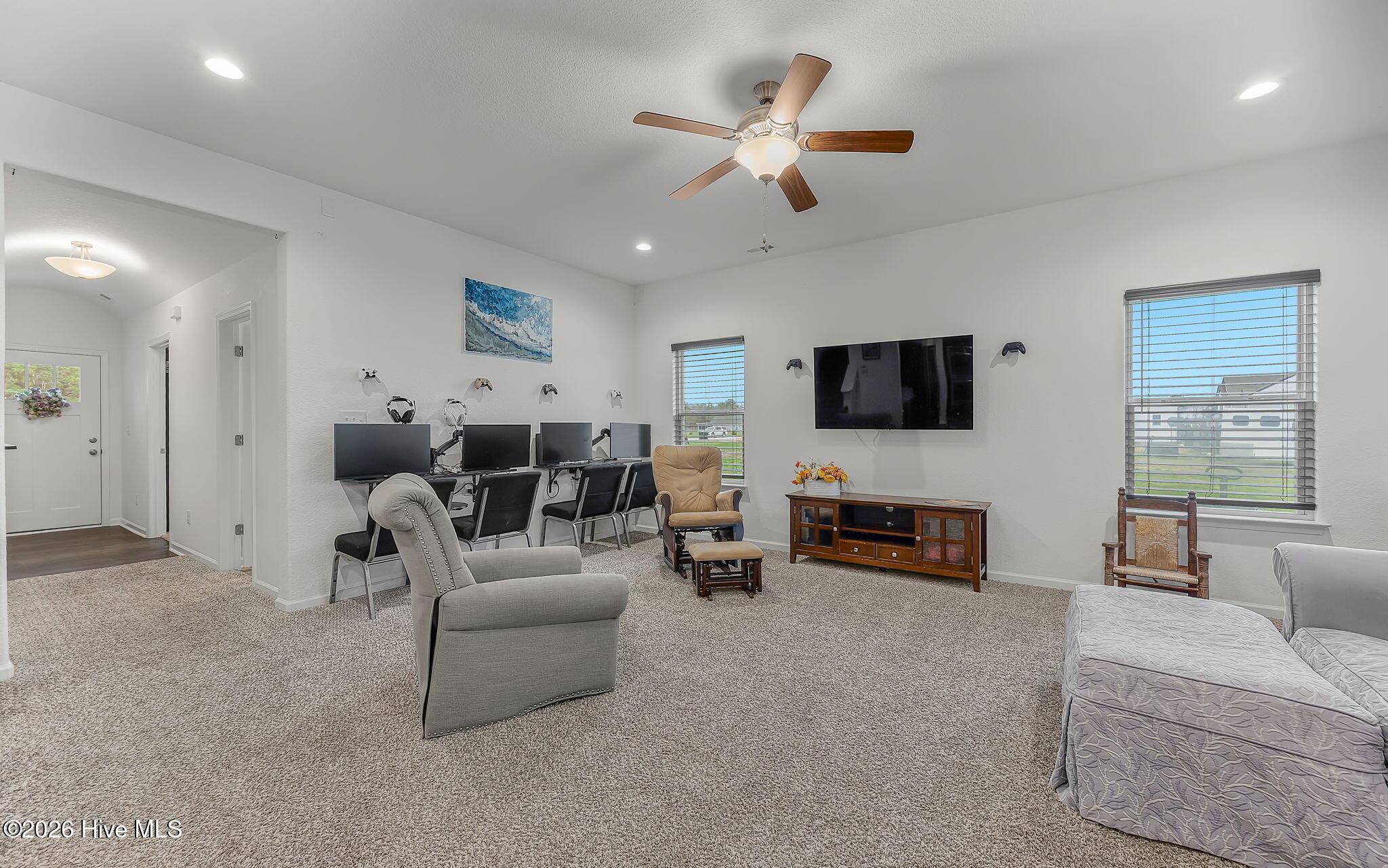 Image 4: 32-web-or-mls-IMG_2368