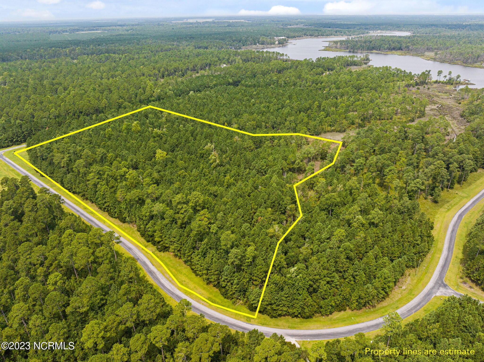 Image 4: 15 Paradox Point Drive, Aurora, NC 27806