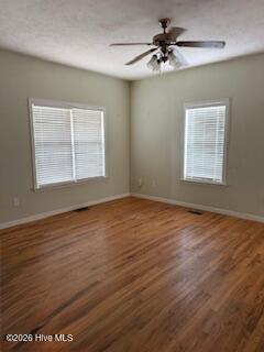 Image 4: living room