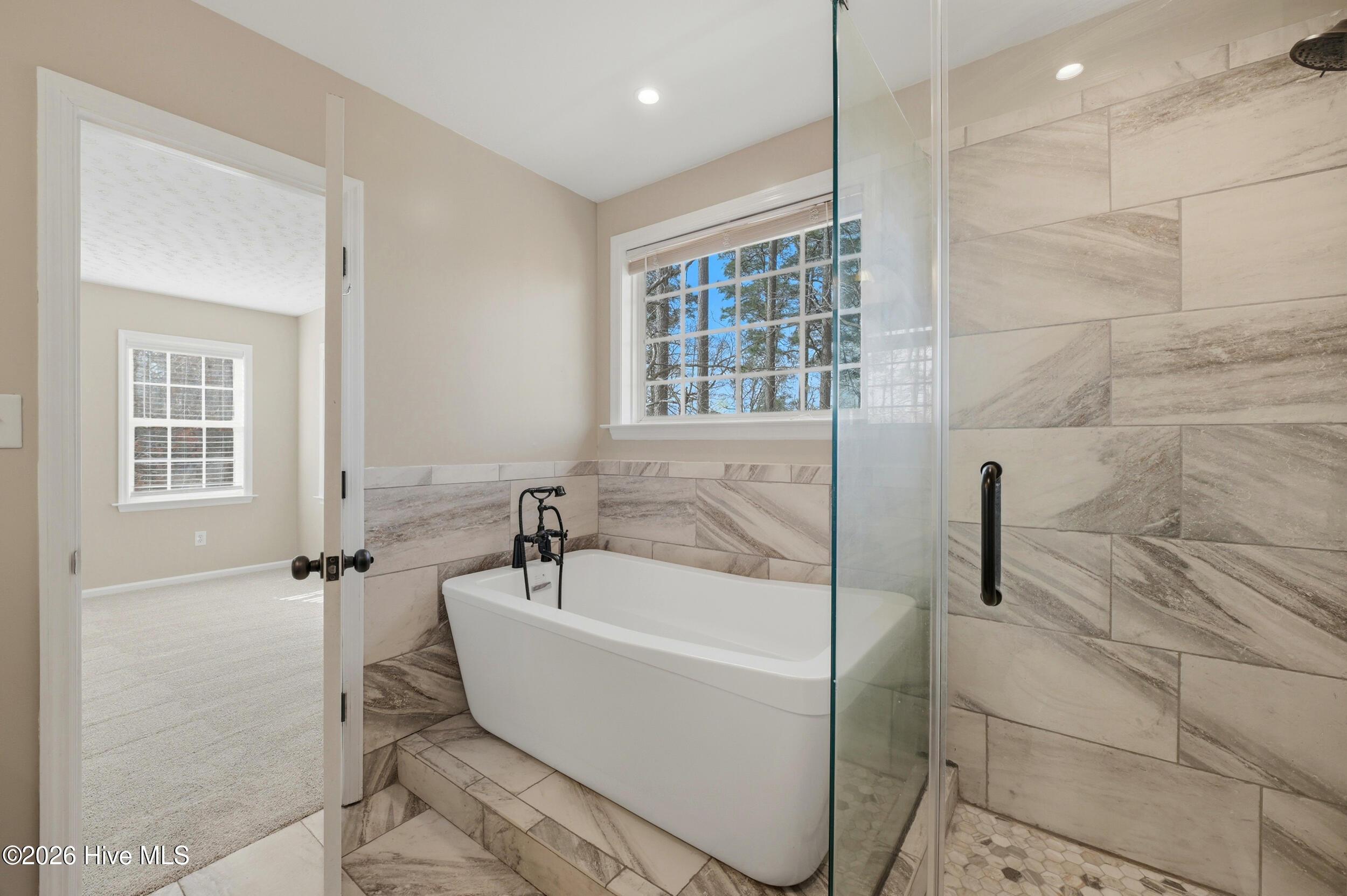 Image 4: 26_108_dockside_dr_026