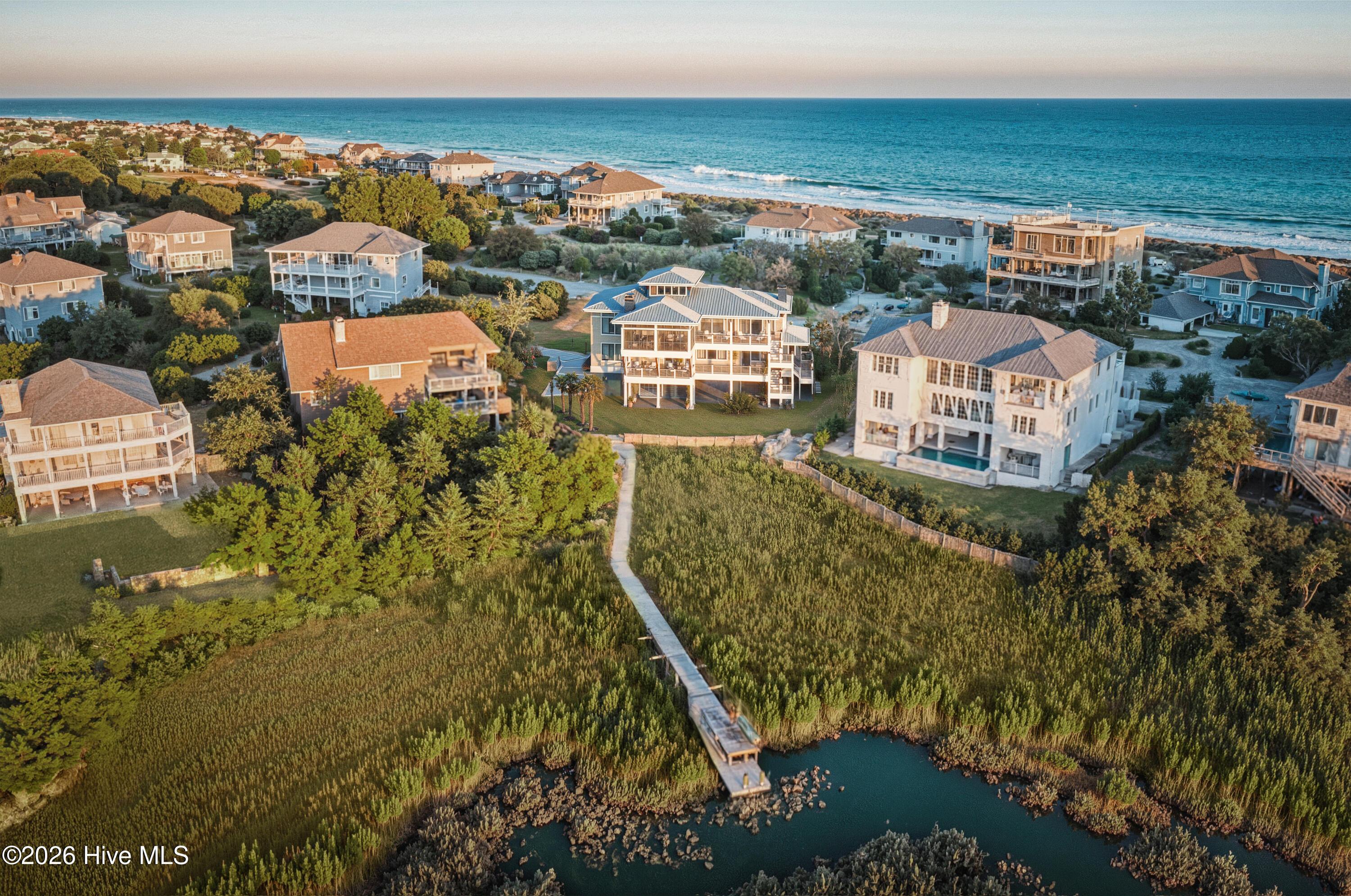 Image 2: 02-Clamdigger-Exterior B-R00B