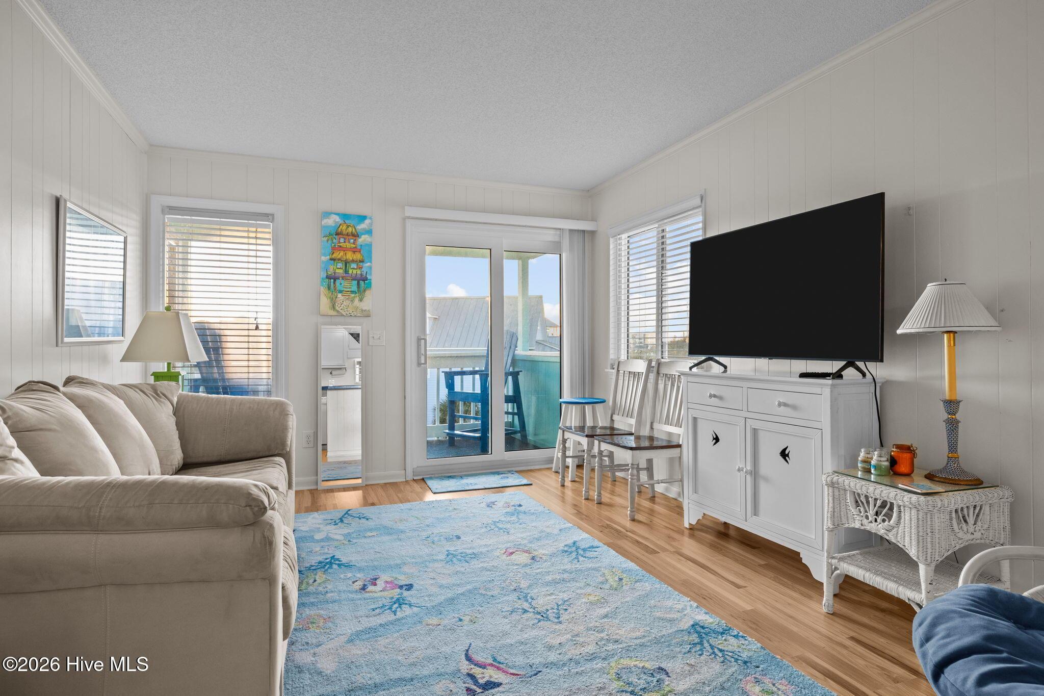 Image 3: Living Area