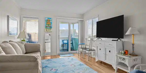 Image 3: Living Area