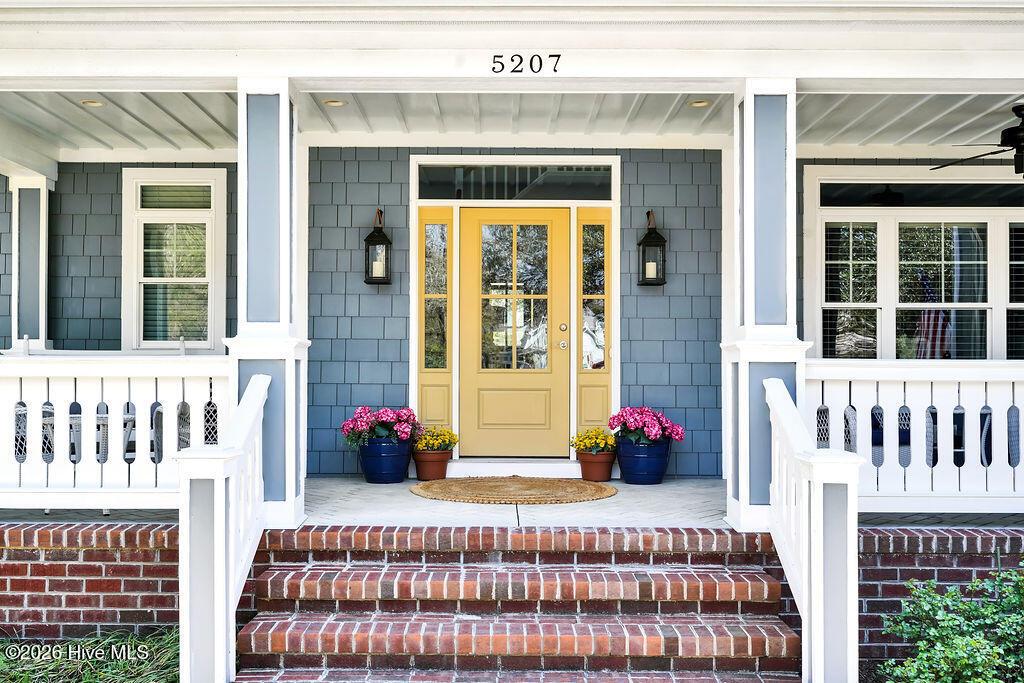 Image 4: 5207WhiteIbisCourt-3