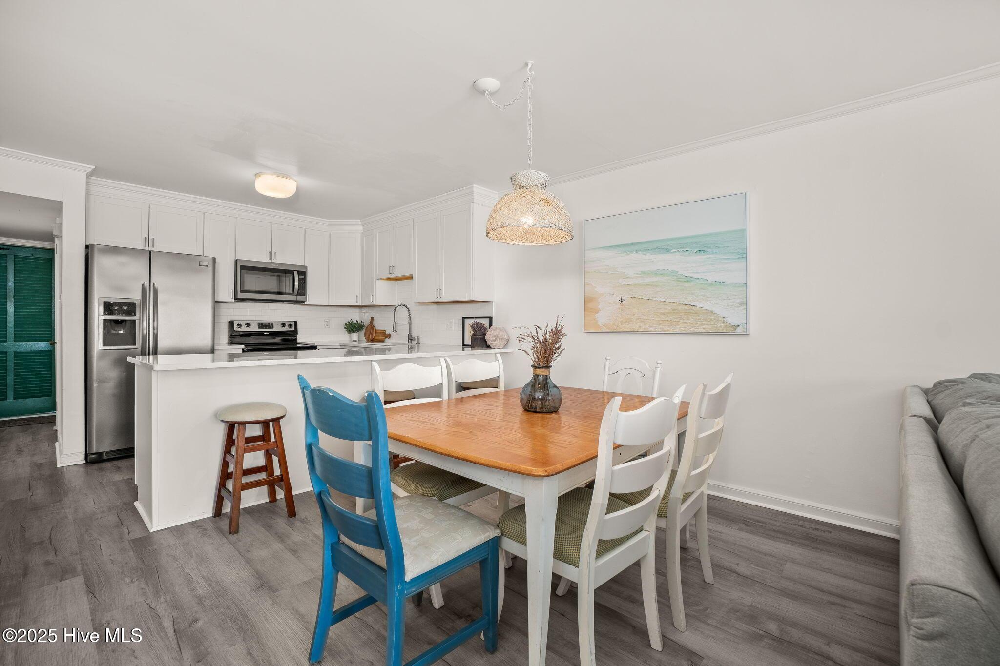 Image 3: Central dining area