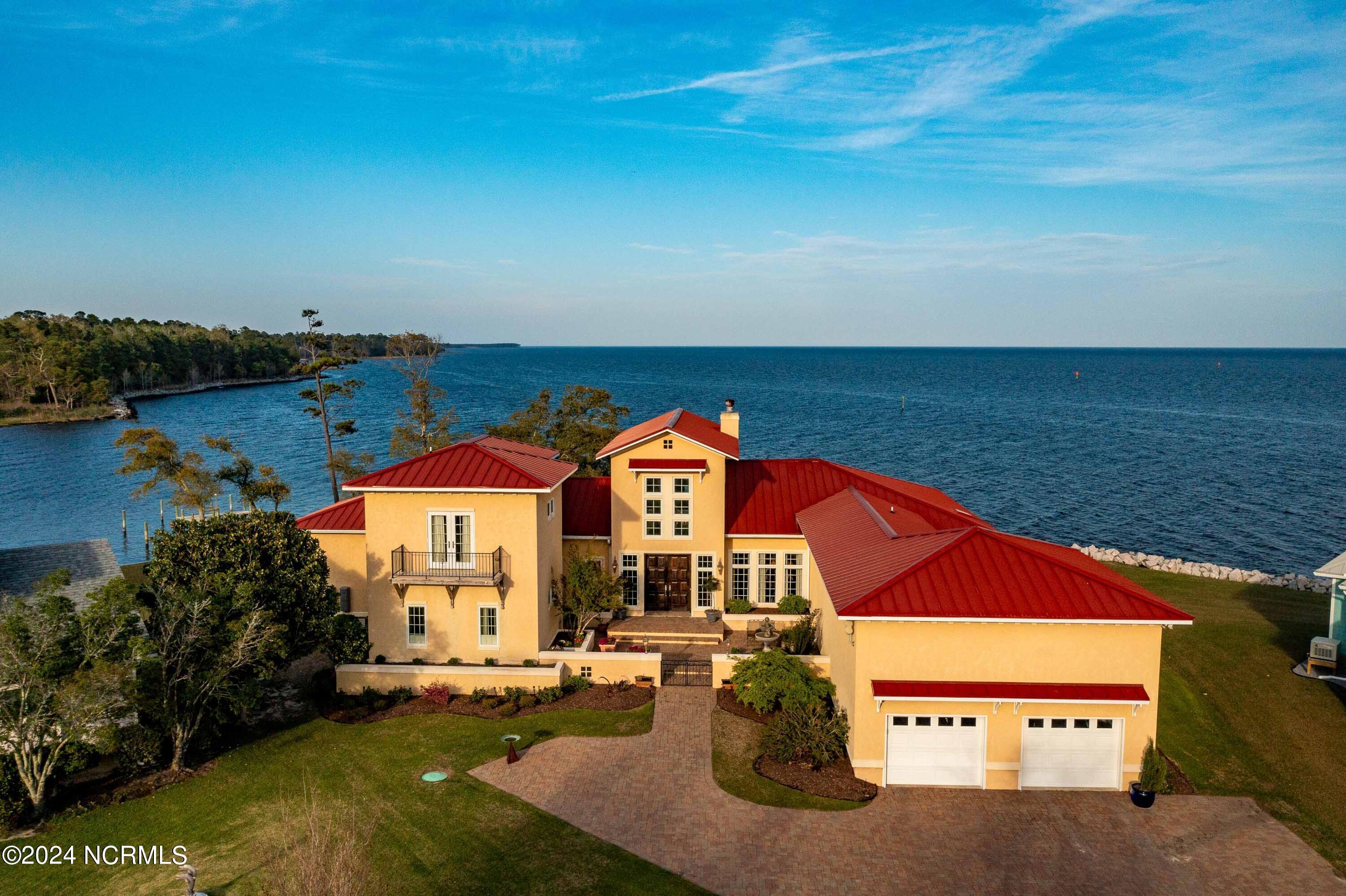 Image 4: Dolphin Road Exterior